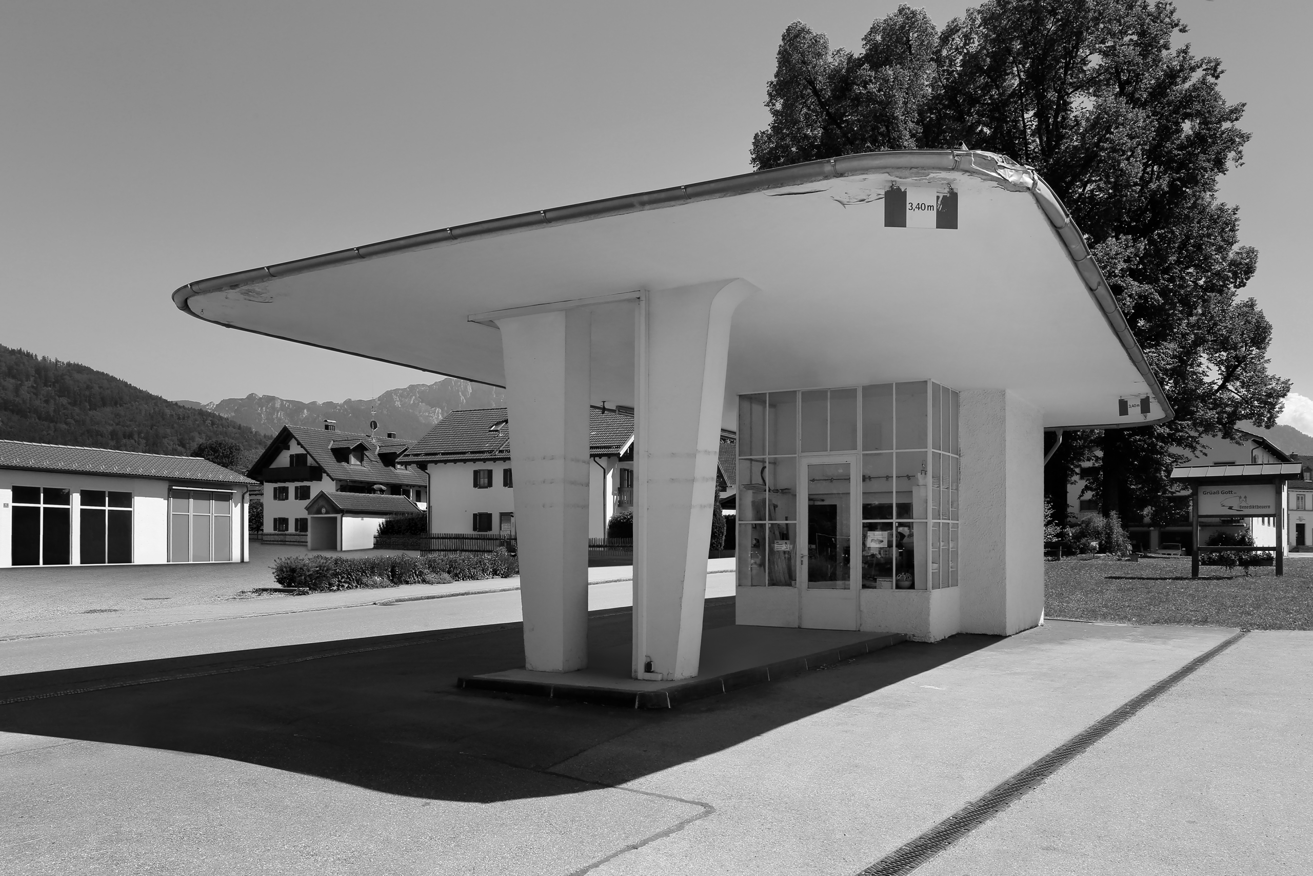 Ehemalige Tankstelle in Benediktbeuern  Erbaut 1955