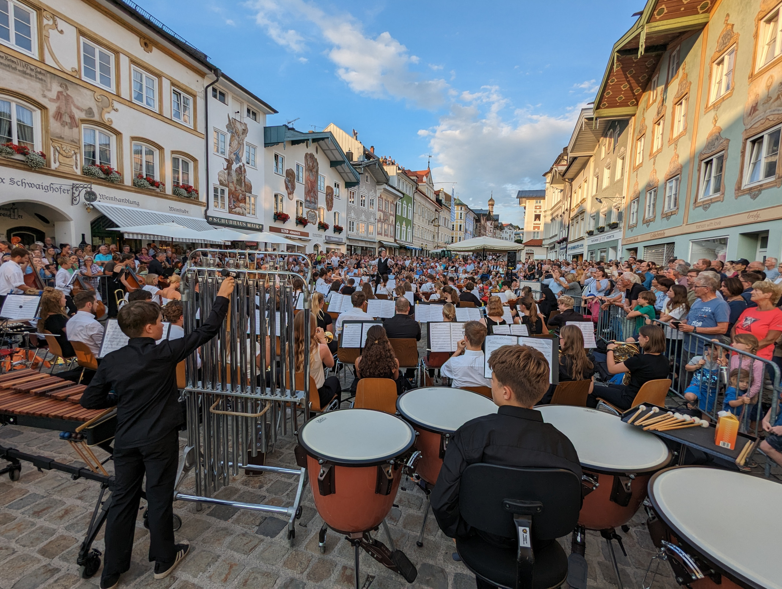 Jugendsinfonieorchester der Sing- und Musikschule Bad Tölz Jugendsinfonieorchester der Sing- und Musikschule Bad Tölz