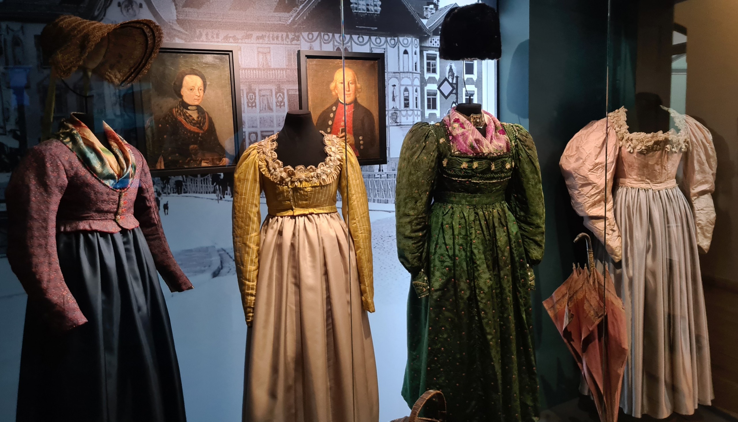 Historische Trachten Historische Trachten