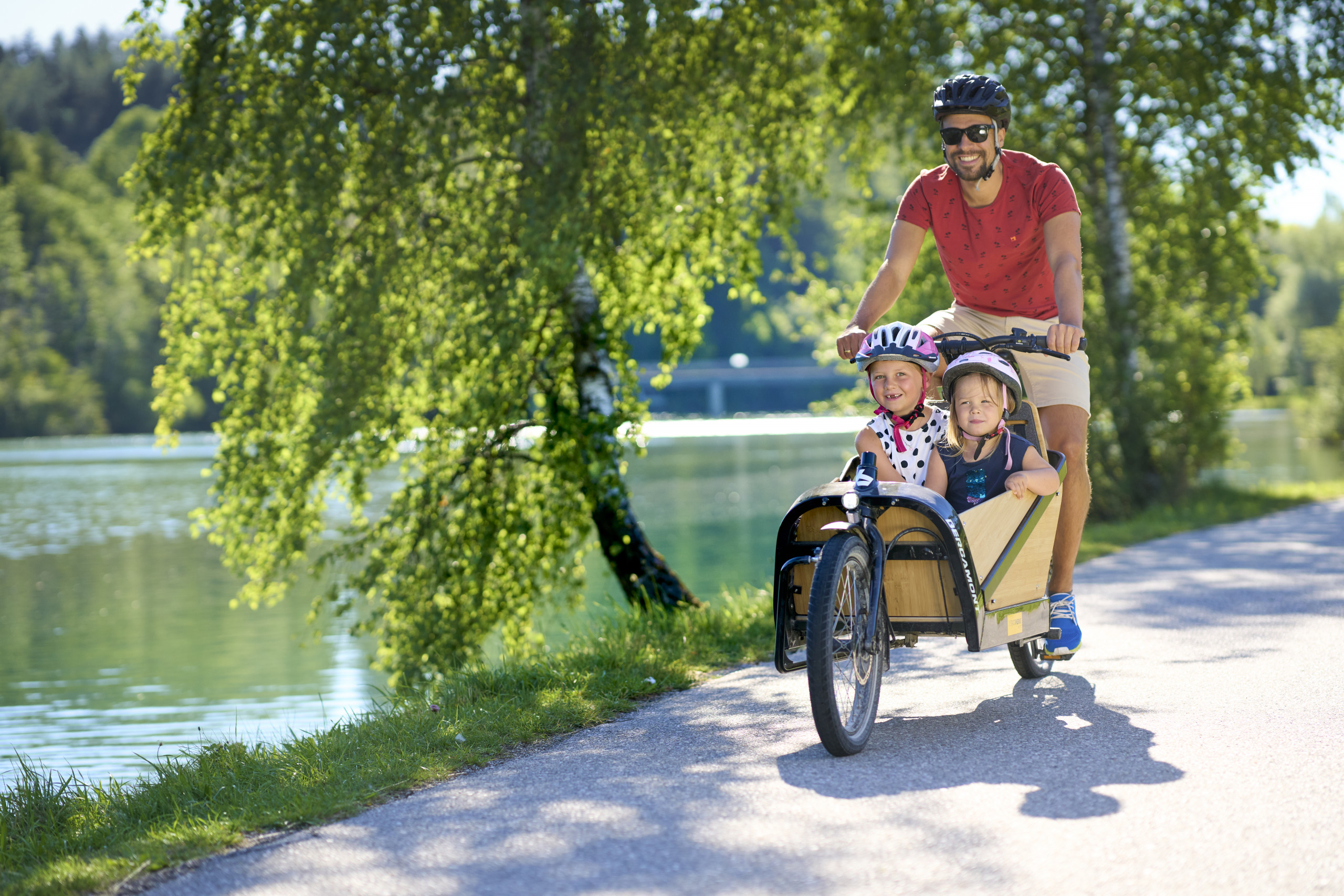 Familienspaß mit dem Bike, Outdoor, See Familienspaß mit dem Bike, Outdoor, See