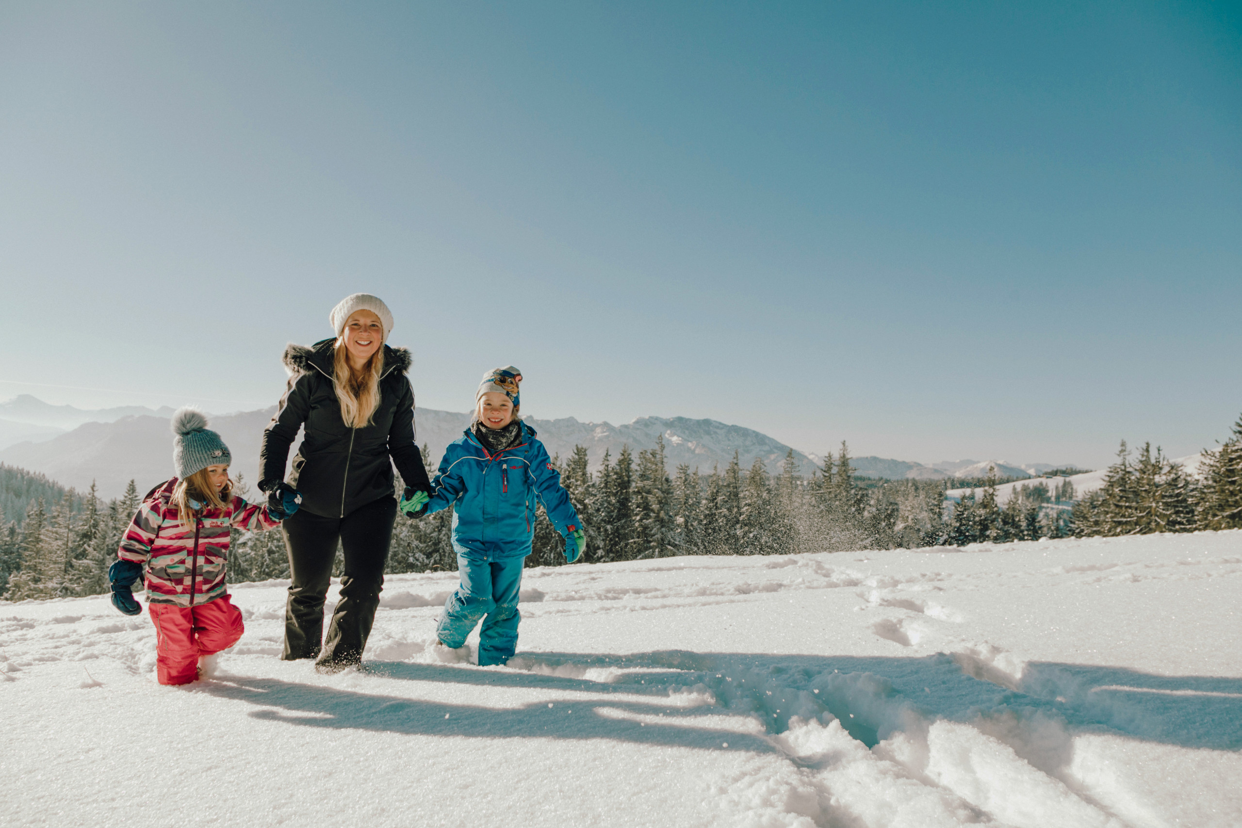 Familienzeit im Schnee